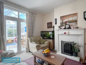 Sitting room- click for photo gallery